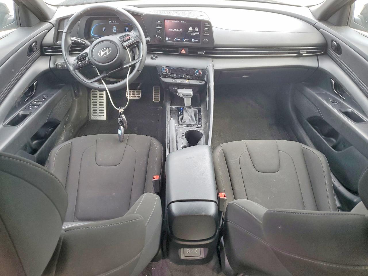 2025 HYUNDAI ELANTRA SEL SPORT photo 8