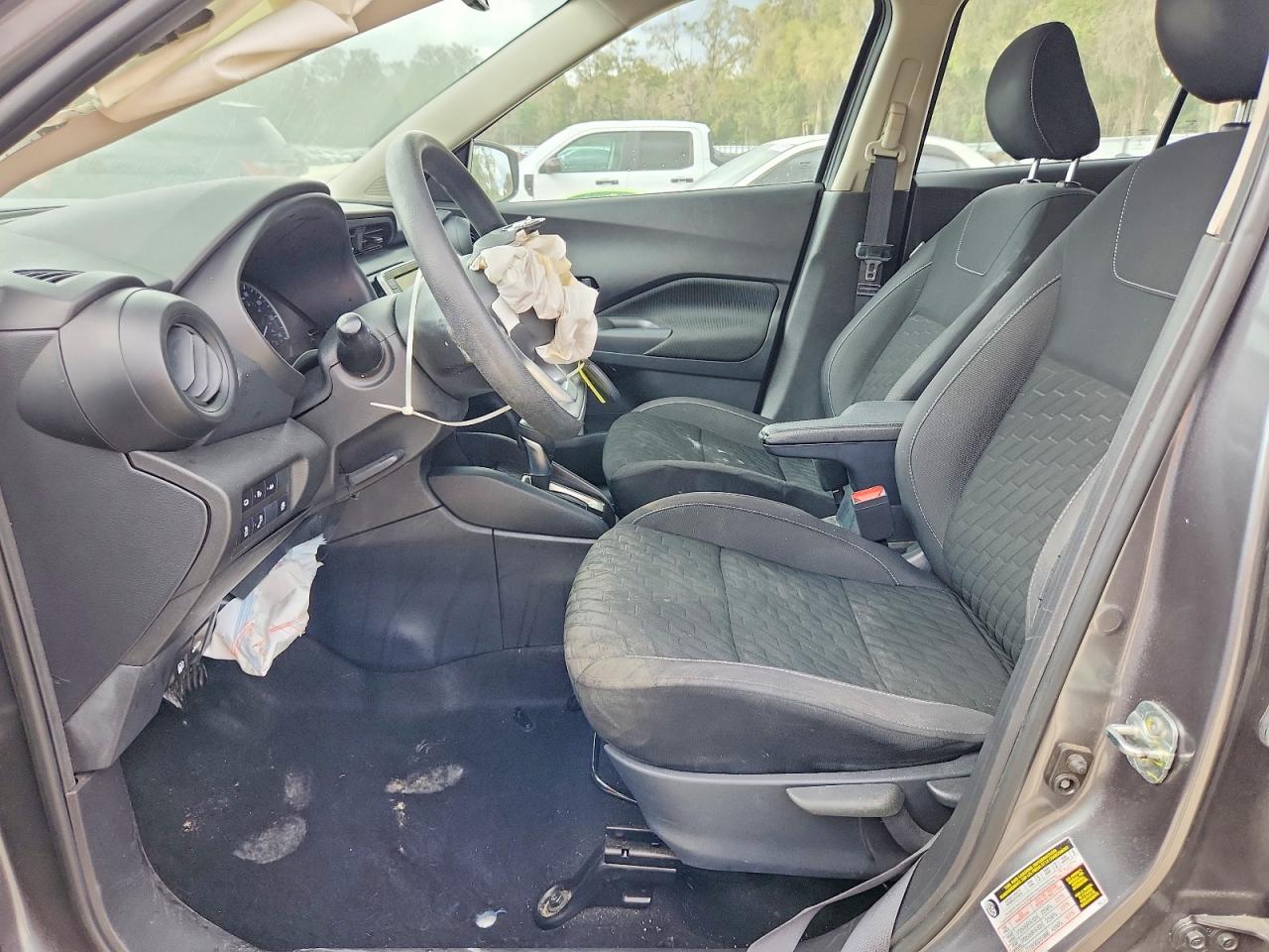 2021 NISSAN KICKS S photo 19