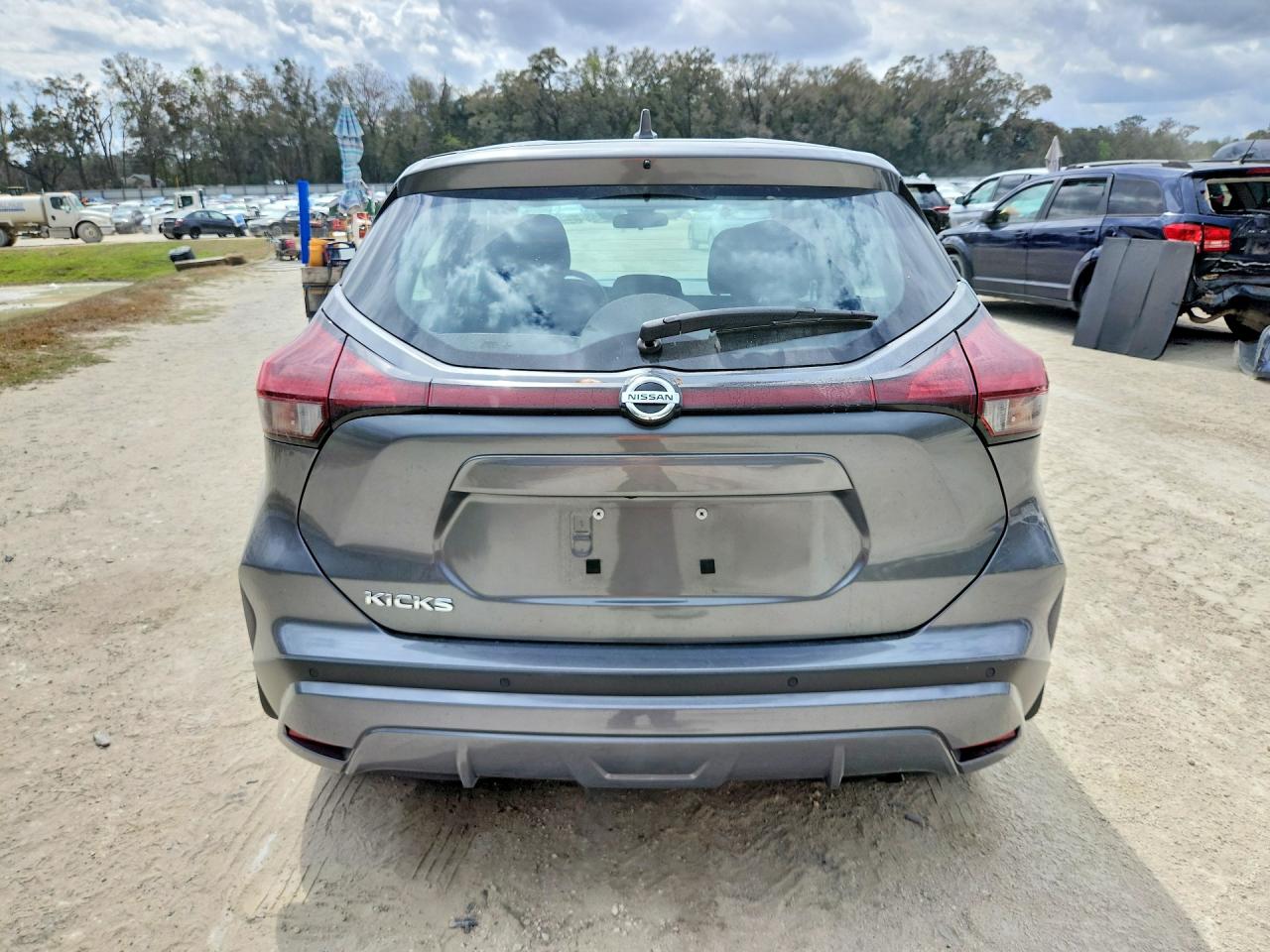 2021 NISSAN KICKS S photo 16