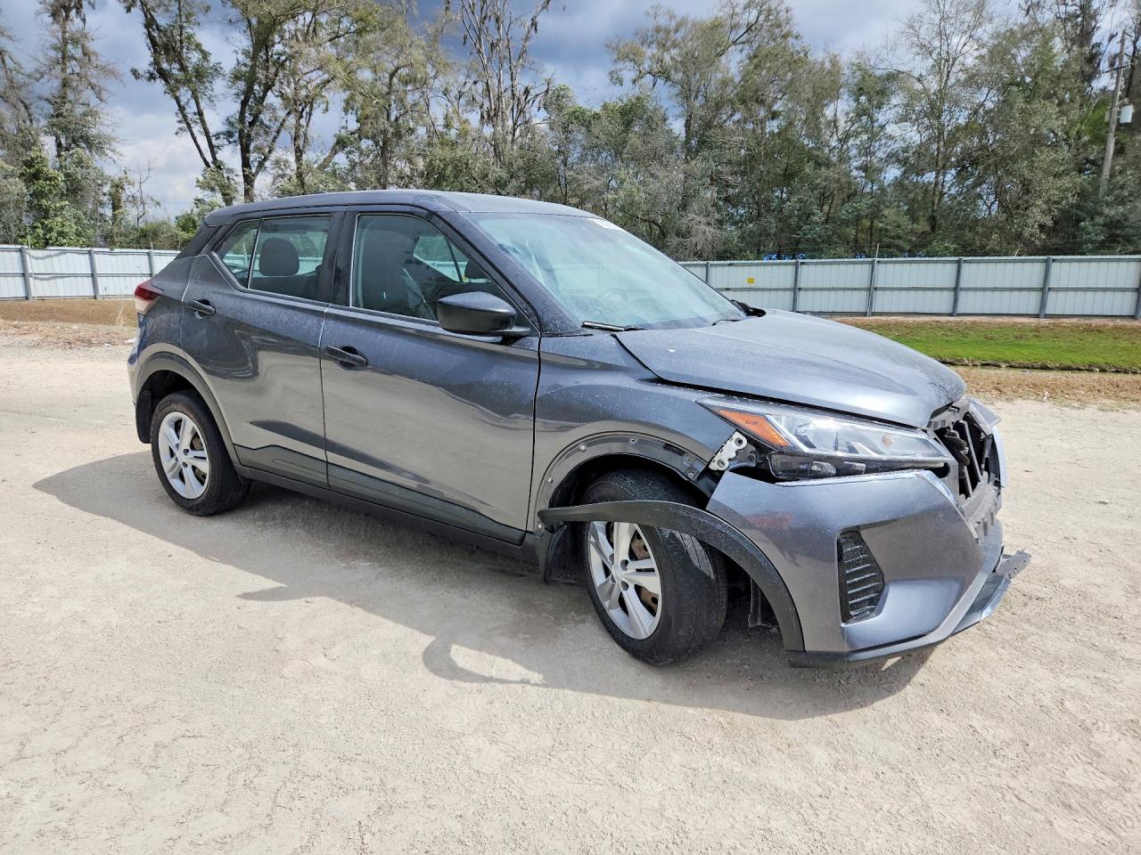 2021 NISSAN KICKS S photo 10
