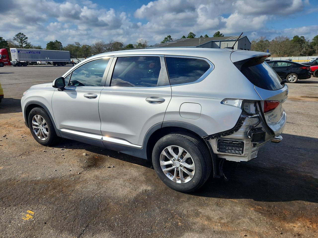 2019 HYUNDAI SANTA FE SE 2.4L photo 3