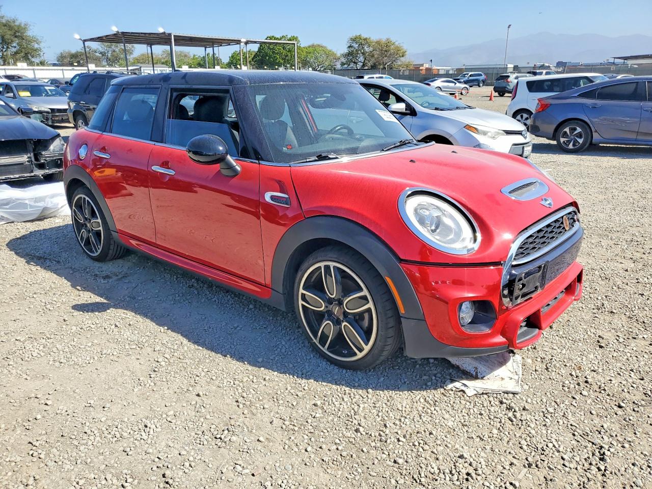 2017 MINI COOPER S photo 4