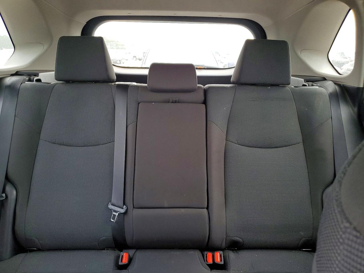 2022 TOYOTA RAV4 LE photo 10