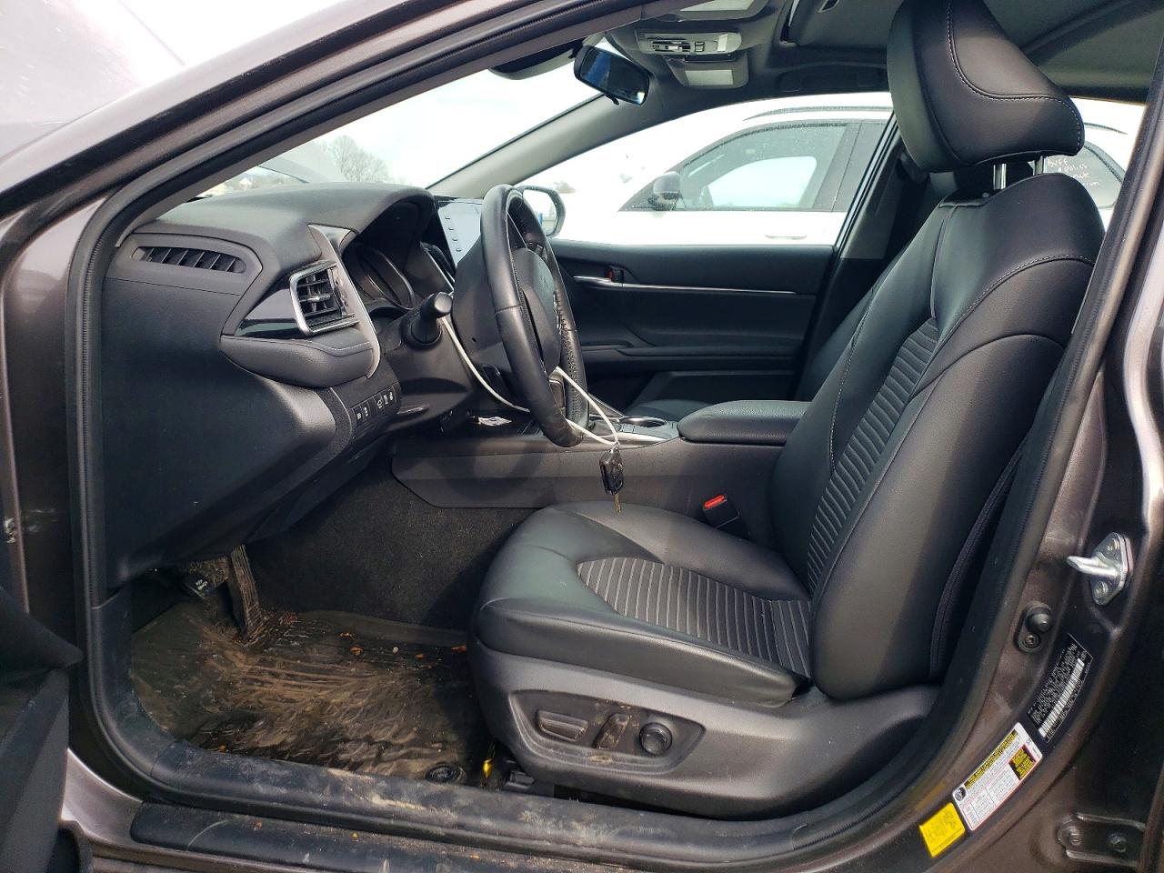 2022 TOYOTA CAMRY SE photo 7