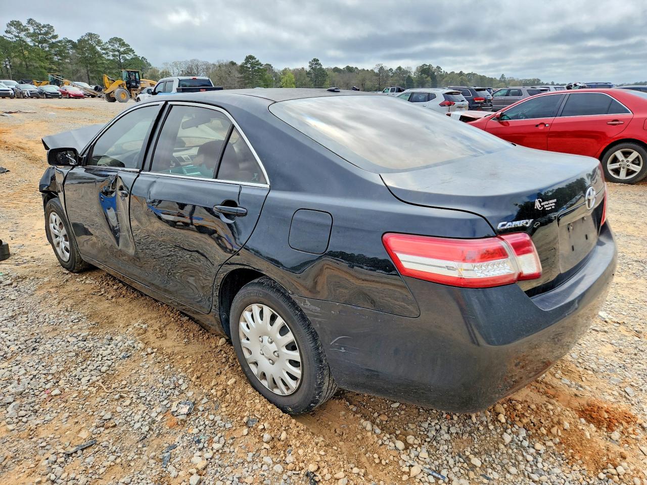 2011 TOYOTA CAMRY BASE photo 3