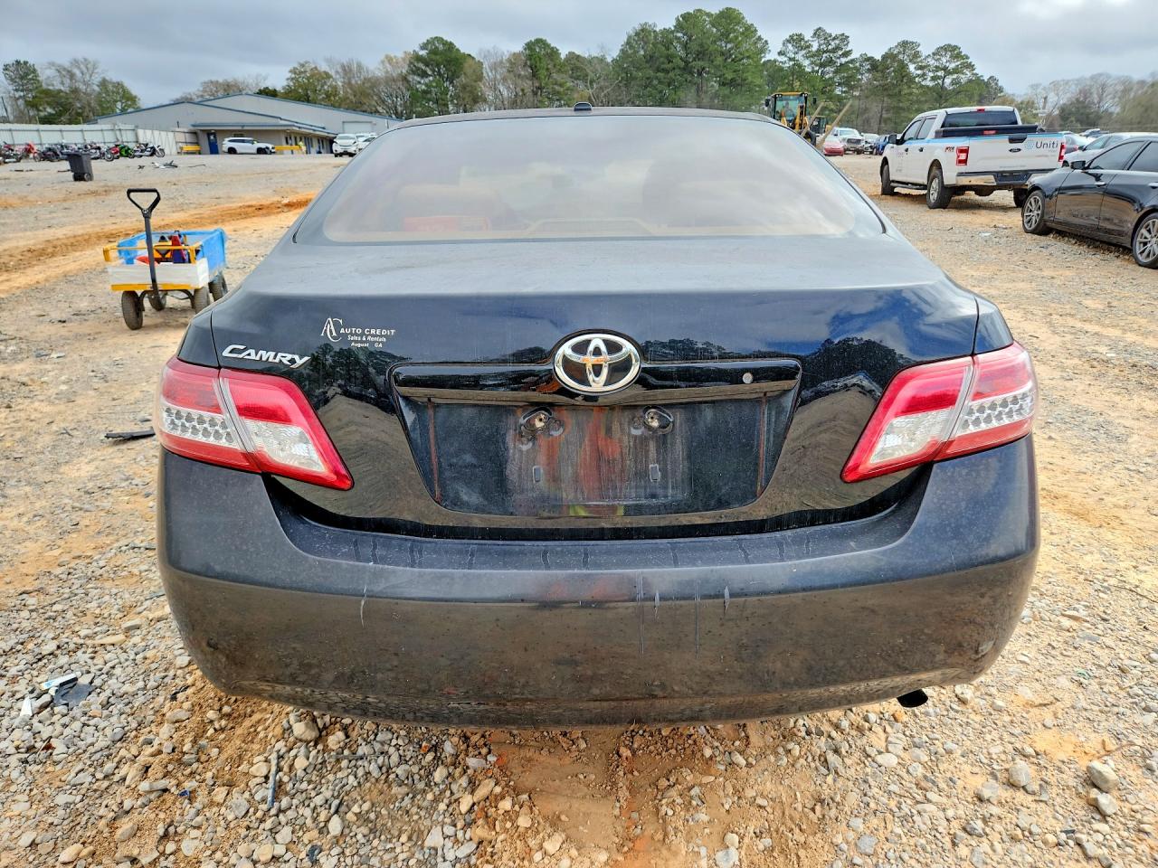 2011 TOYOTA CAMRY BASE photo 11
