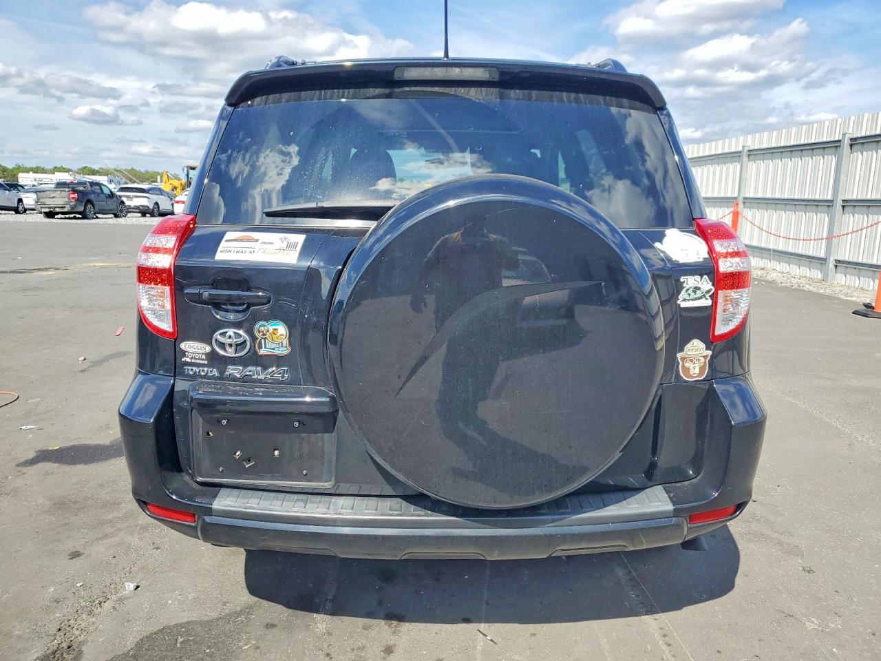 2010 TOYOTA RAV4 LIMITED photo 11