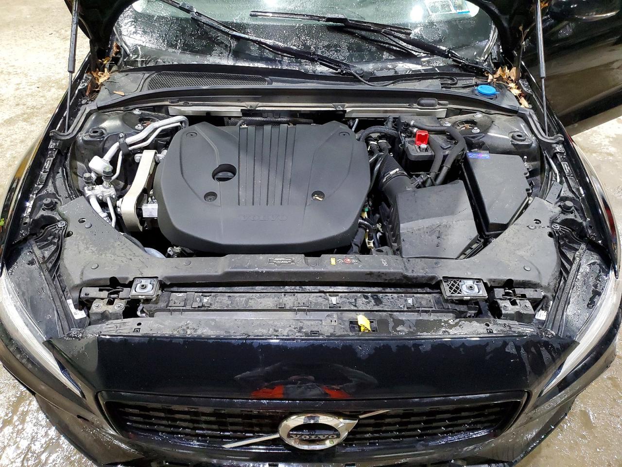 2022 VOLVO S60 B5 MOMENTUM photo 31