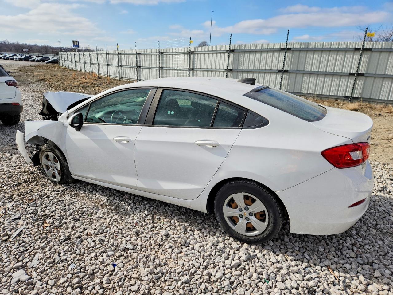 2017 CHEVROLET CRUZE LS photo 3