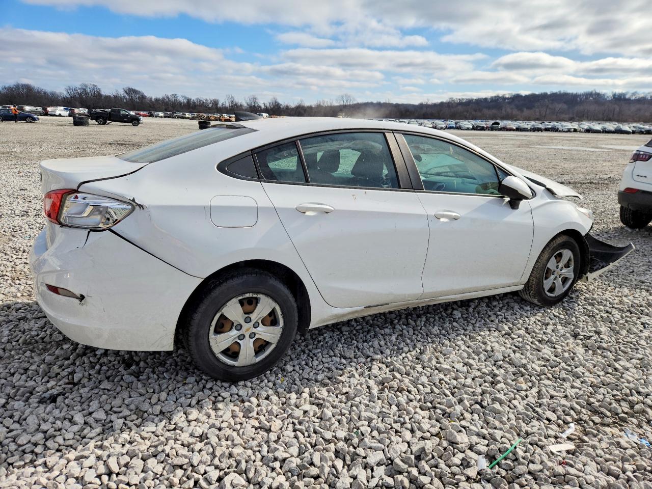 2017 CHEVROLET CRUZE LS photo 5