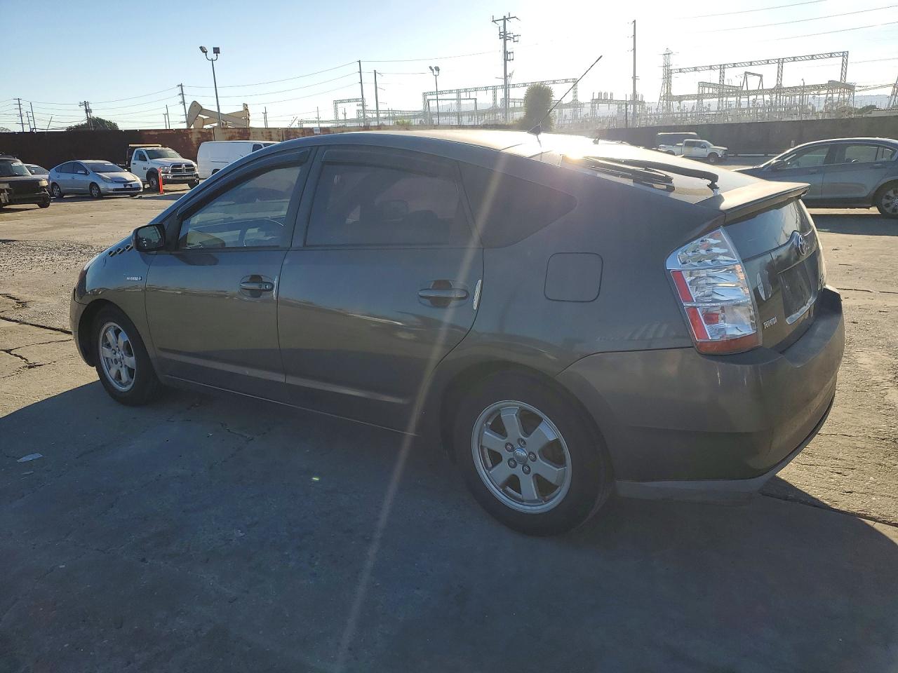 2007 TOYOTA PRIUS BASE photo 2