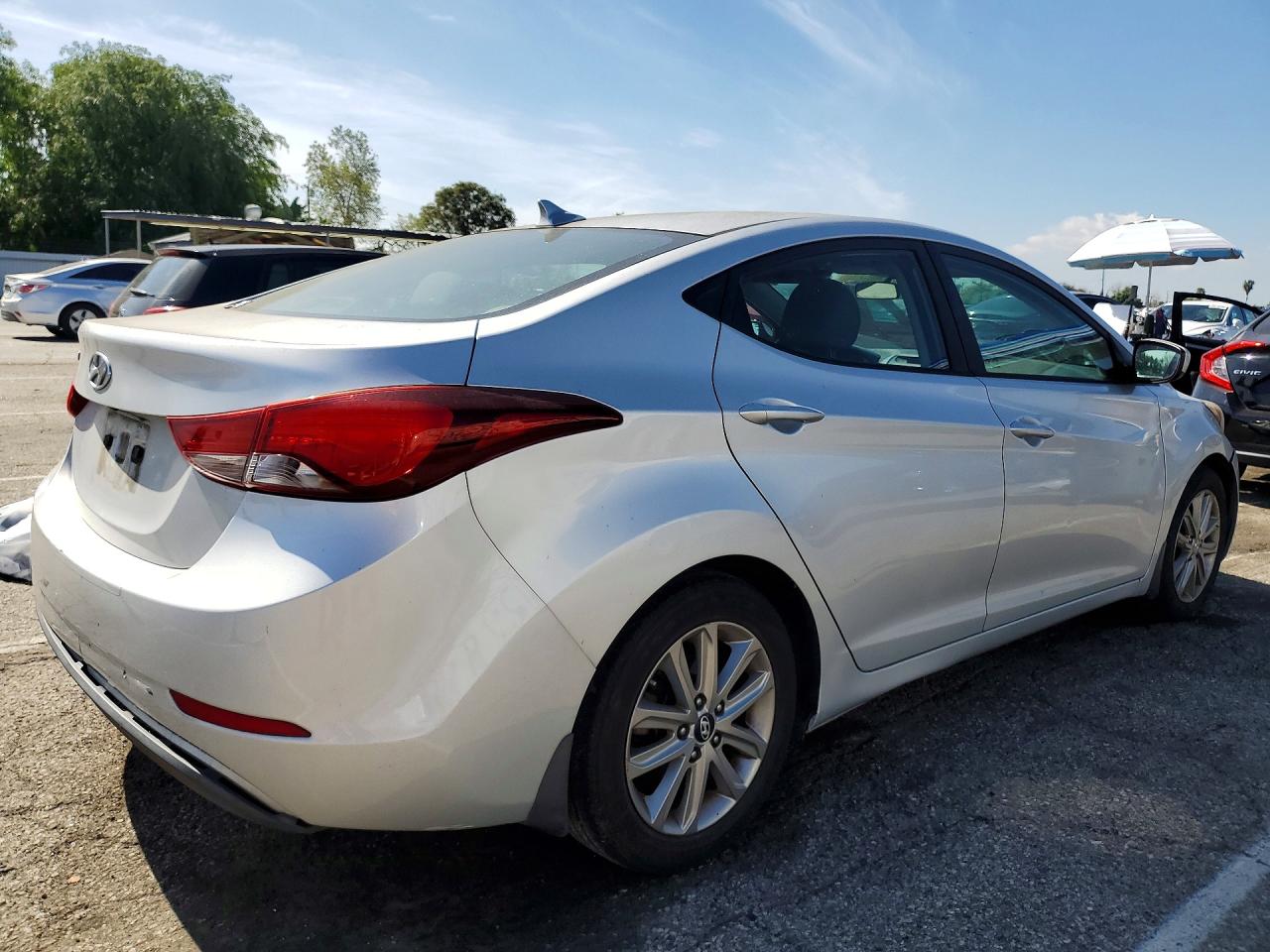 2015 HYUNDAI ELANTRA SE photo 3