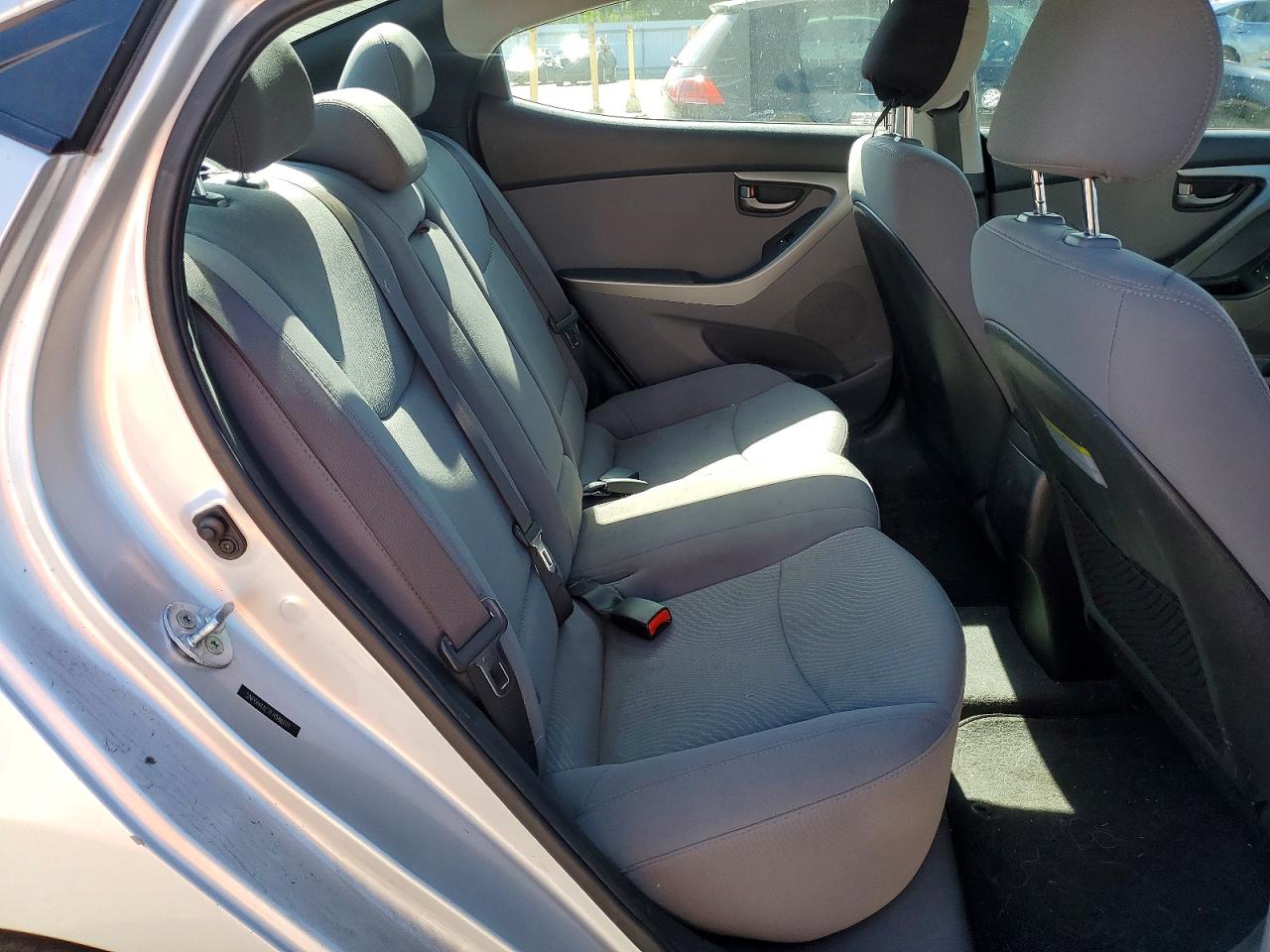 2015 HYUNDAI ELANTRA SE photo 10