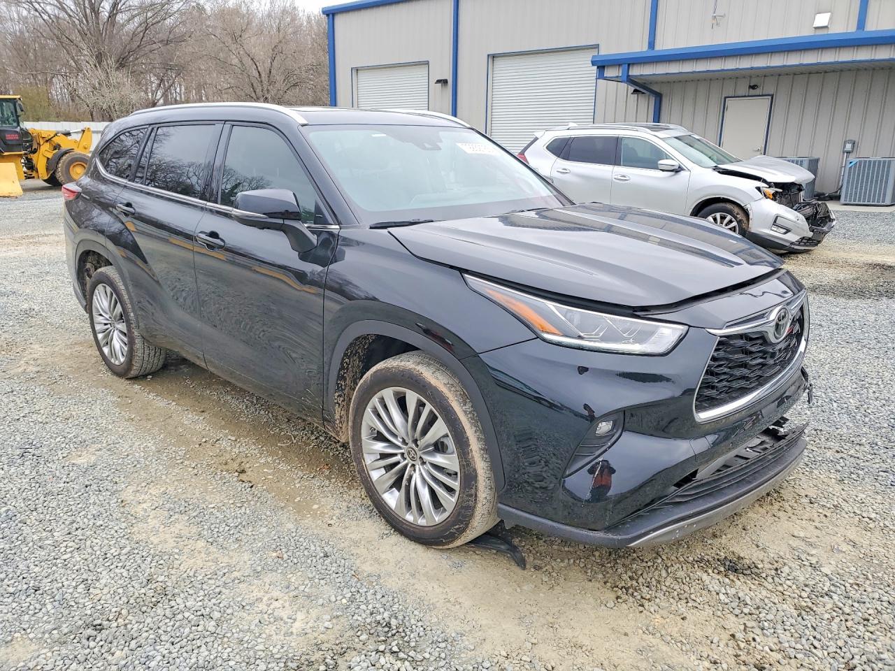 2023 TOYOTA HIGHLANDER PLATINUM photo 4