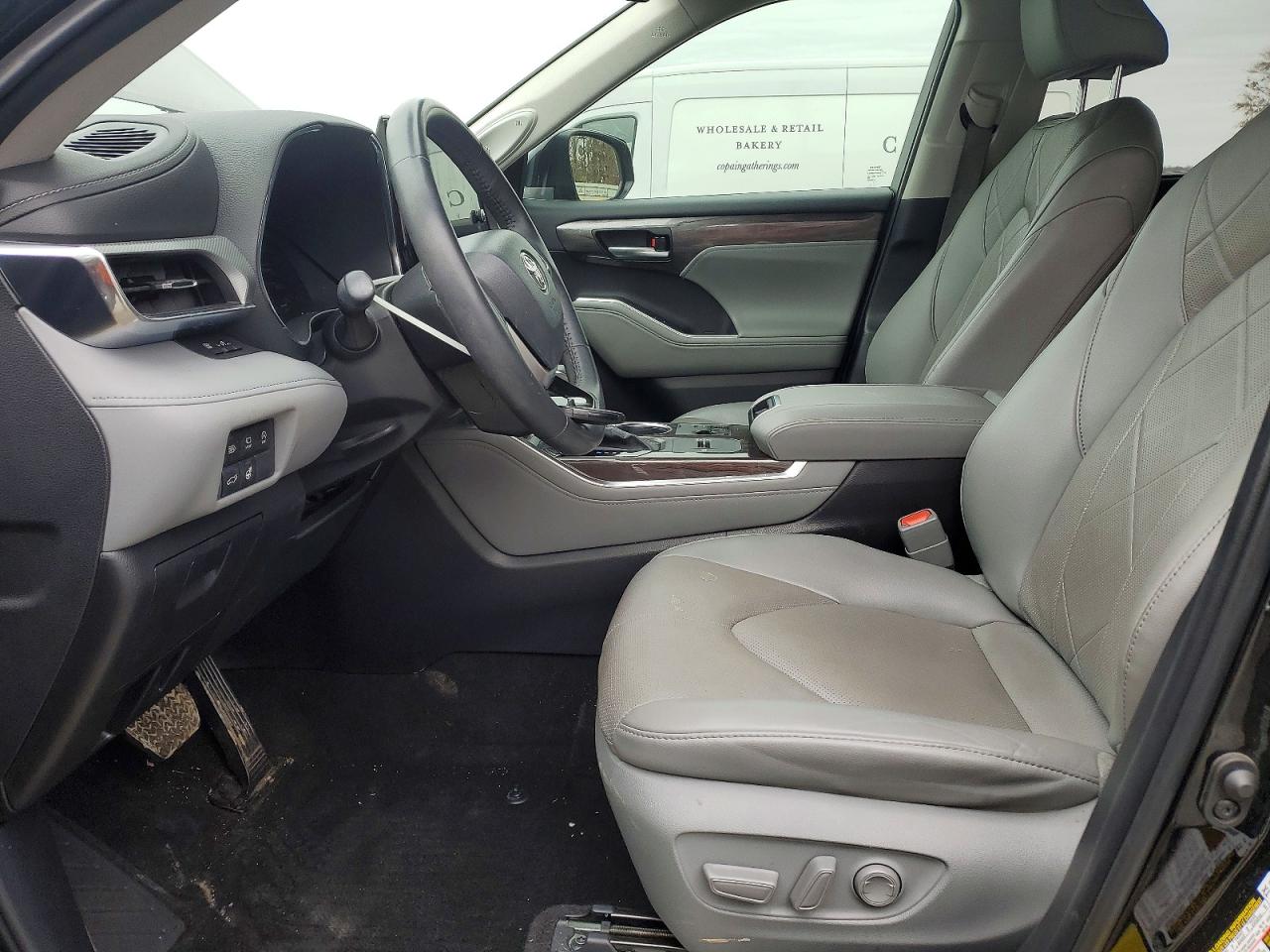 2023 TOYOTA HIGHLANDER PLATINUM photo 7