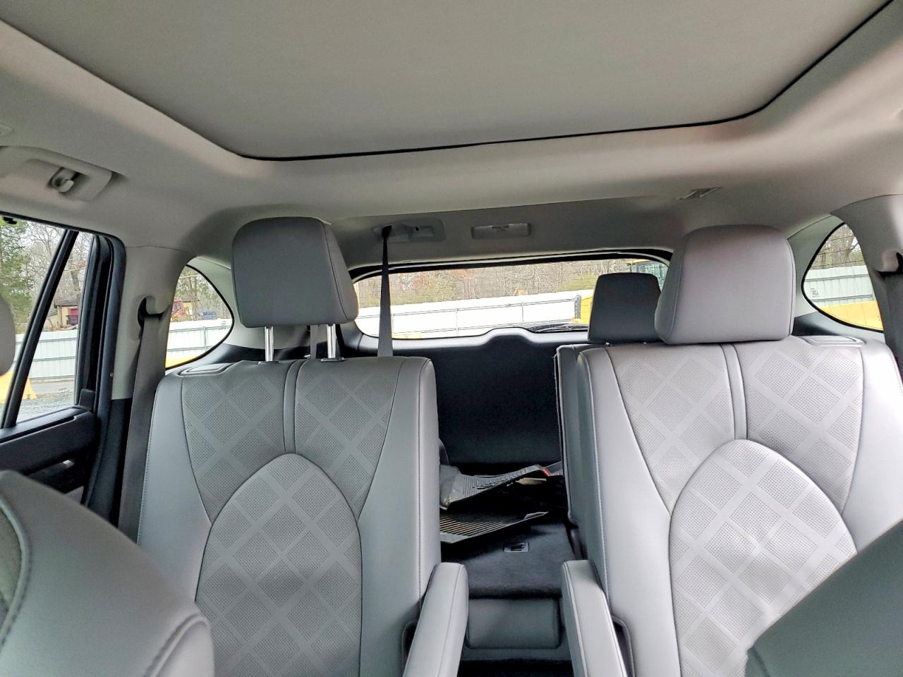 2023 TOYOTA HIGHLANDER PLATINUM photo 10