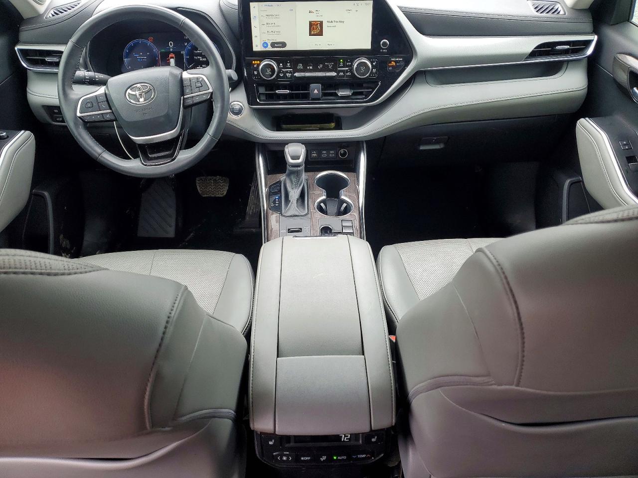 2023 TOYOTA HIGHLANDER PLATINUM photo 8