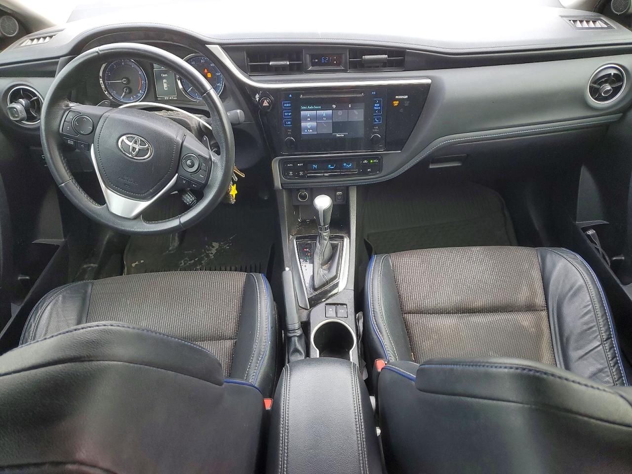 2017 TOYOTA COROLLA SE photo 15