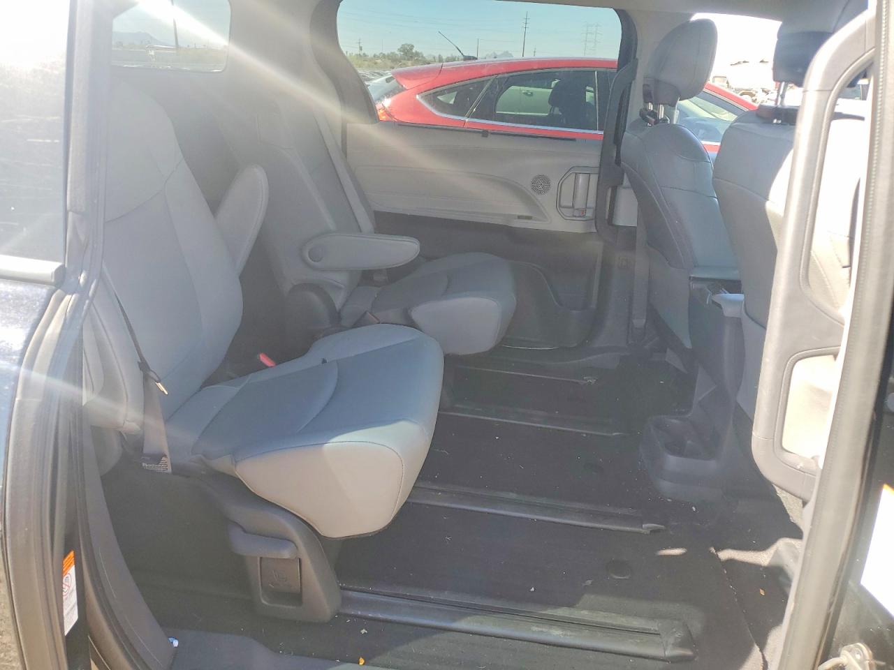 2022 TOYOTA SIENNA photo 31