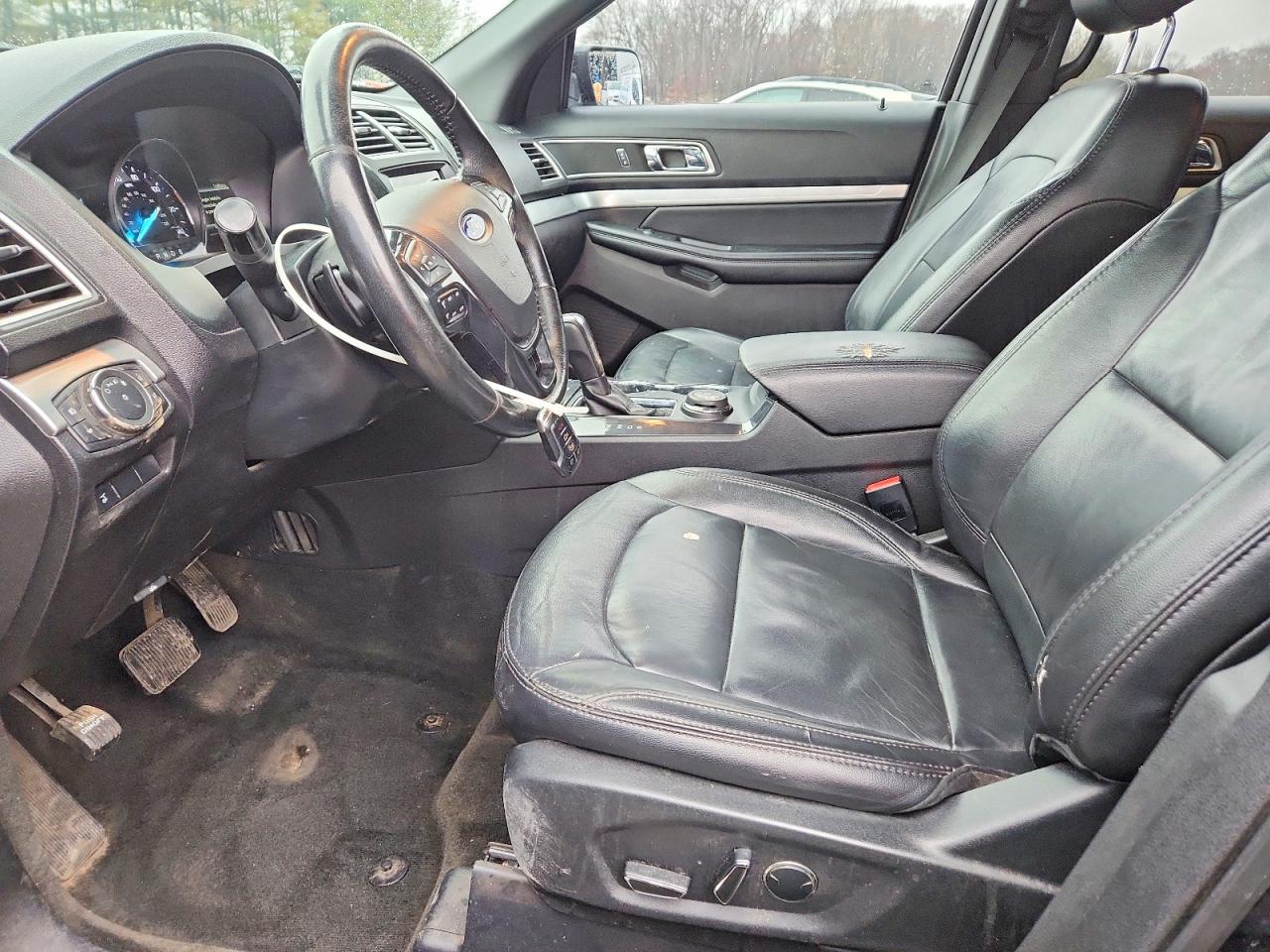 2017 FORD EXPLORER XLT photo 19