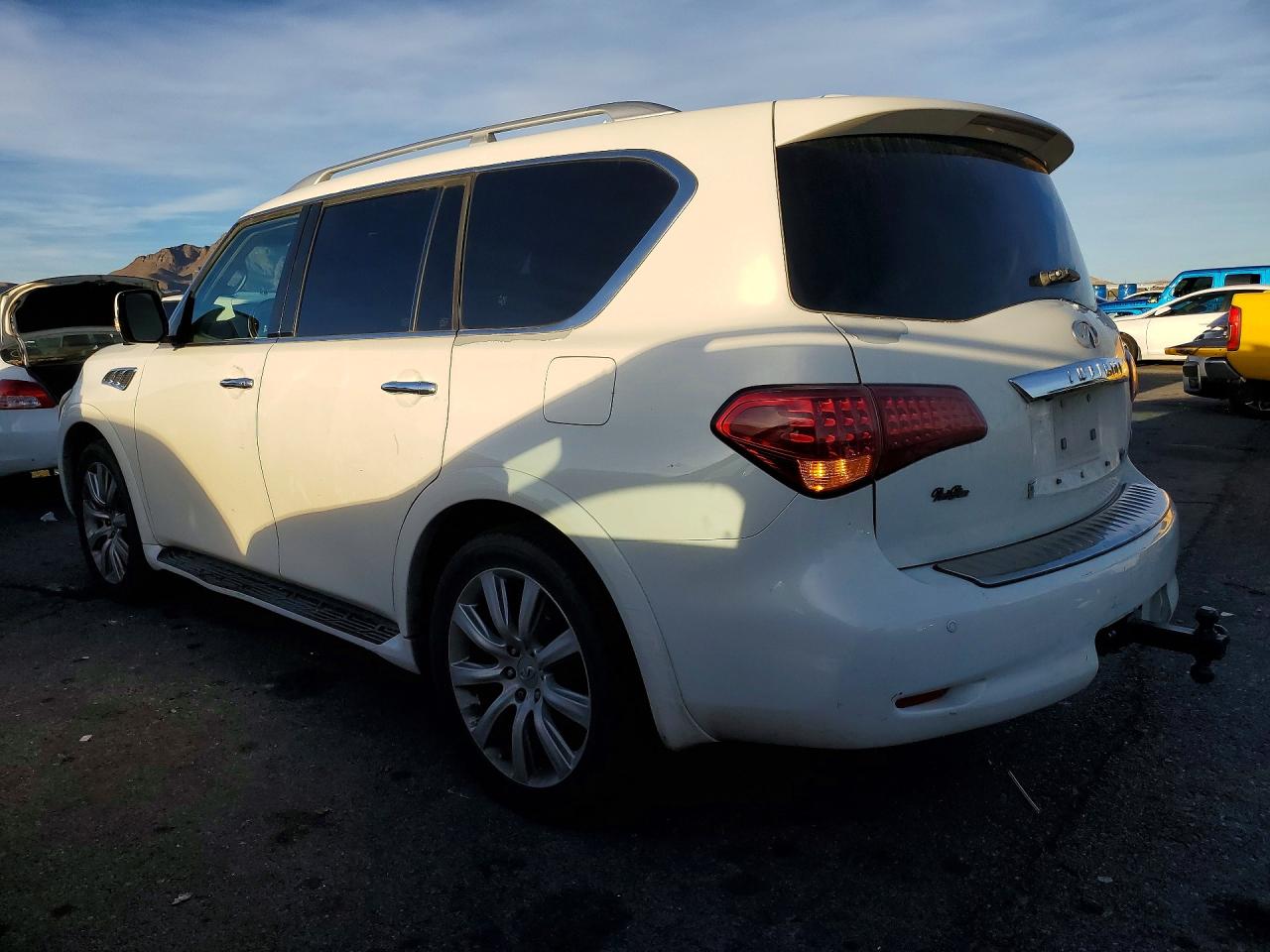 2012 INFINITI QX56 BASE photo 2