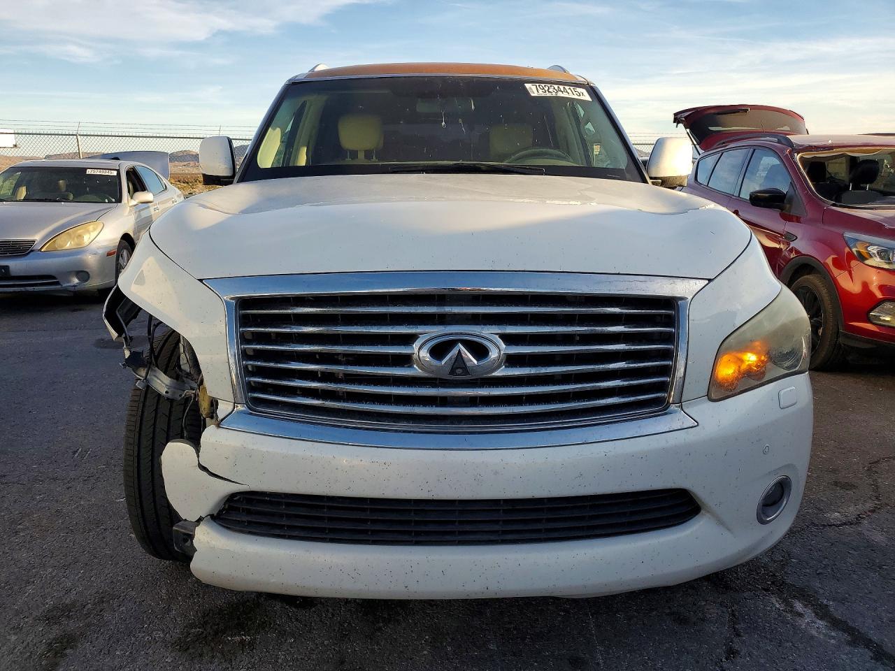 2012 INFINITI QX56 BASE photo 5