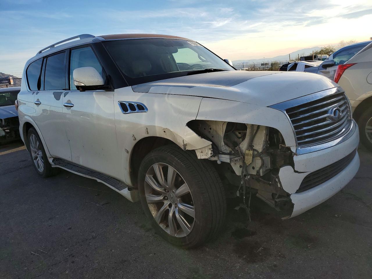 2012 INFINITI QX56 BASE photo 4