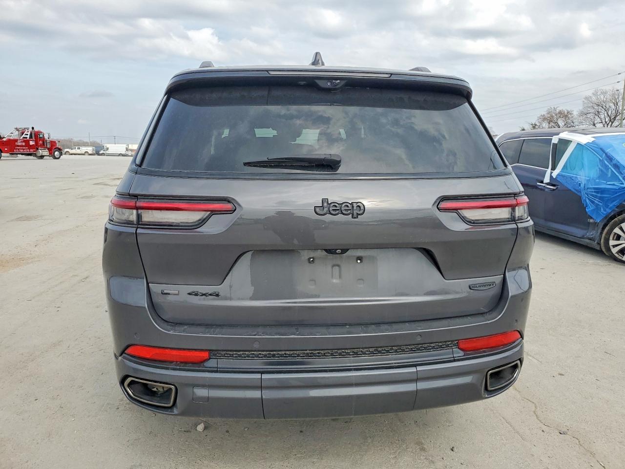 2023 JEEP GRAND CHEROKEE L SUMMIT photo 6