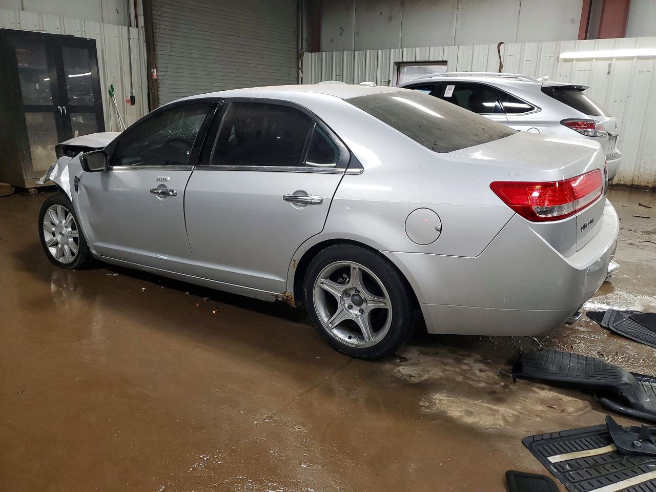 2010 LINCOLN MKZ photo 3
