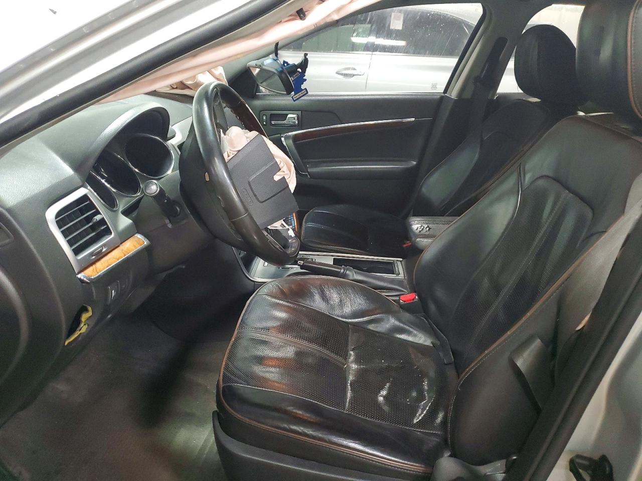 2010 LINCOLN MKZ photo 13
