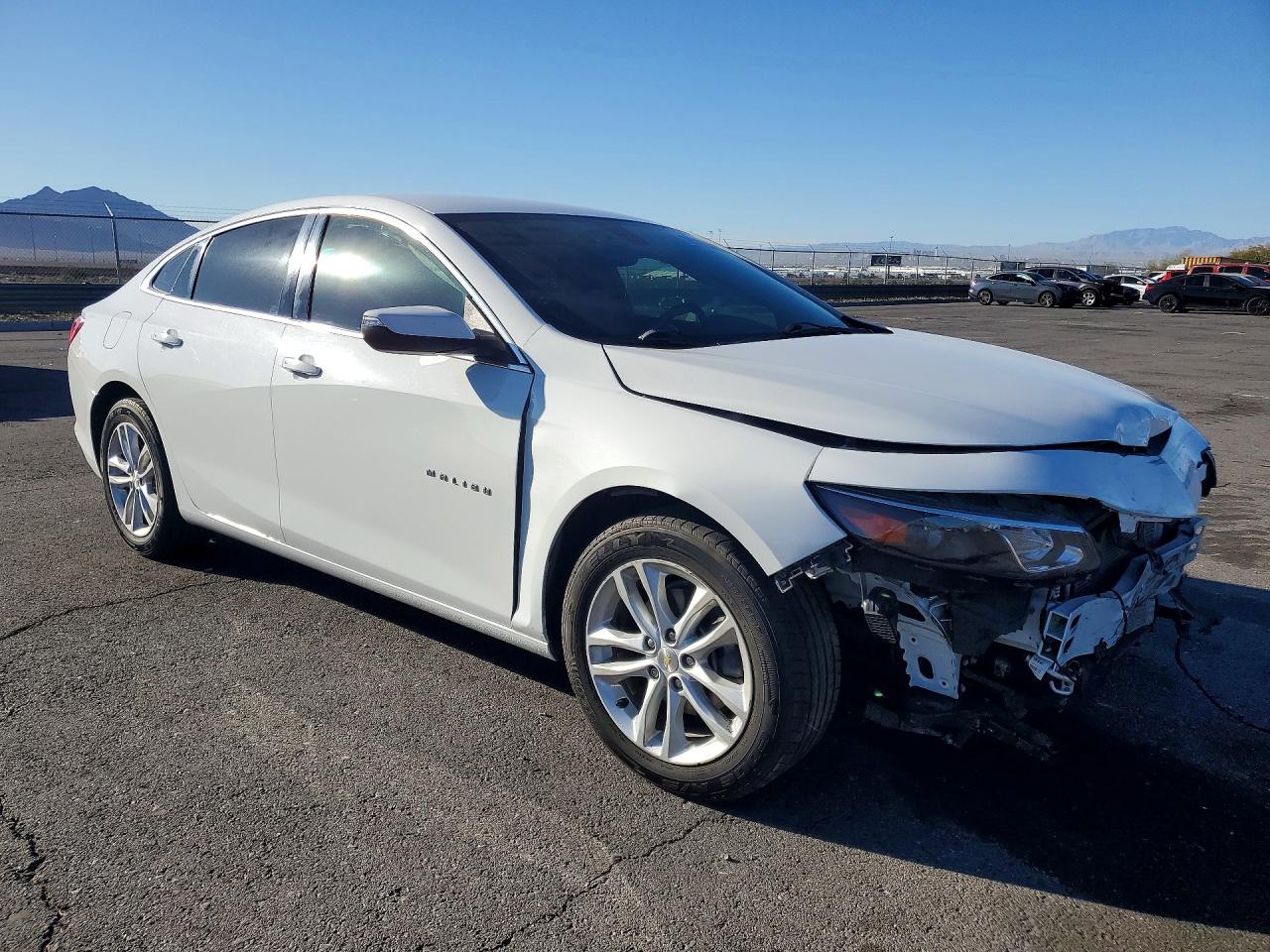 2018 CHEVROLET MALIBU LT photo 4