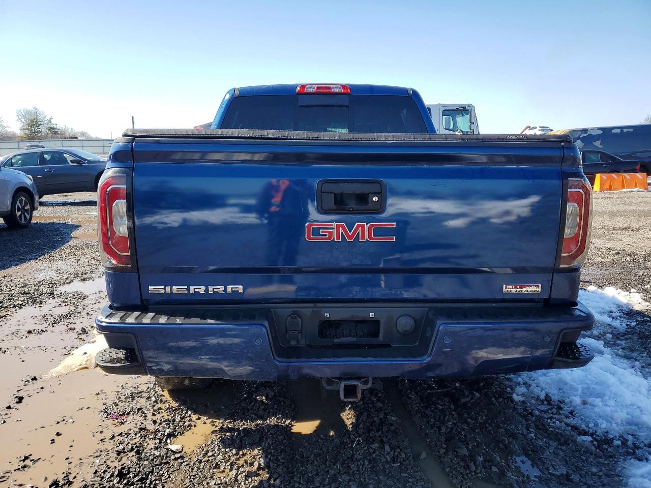 2017 GMC SIERRA K1500 SLT photo 16