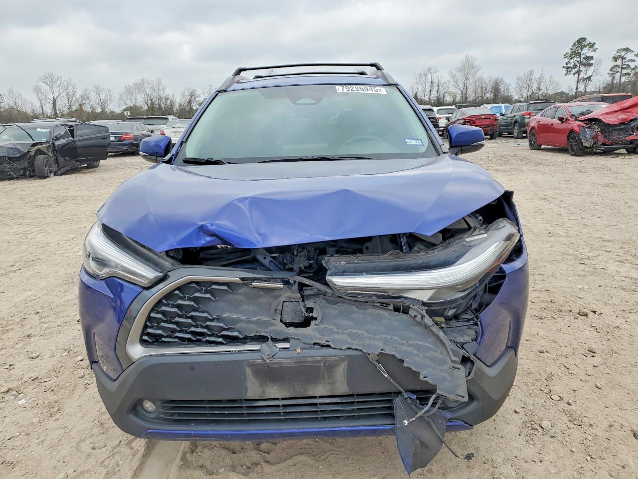 2023 TOYOTA COROLLA CROSS XLE photo 9