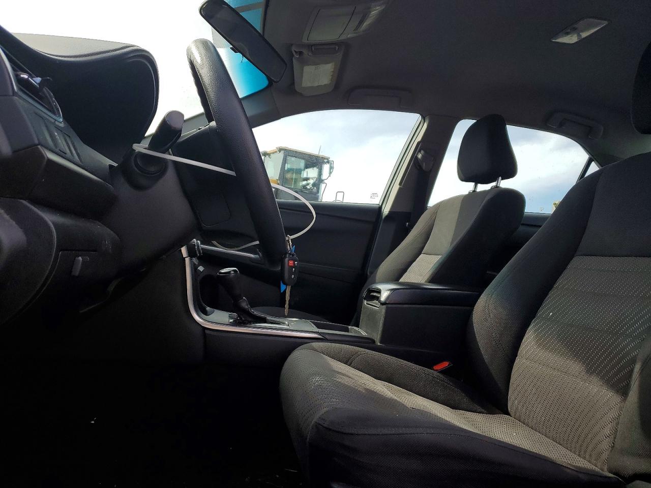 2015 TOYOTA CAMRY LE photo 7