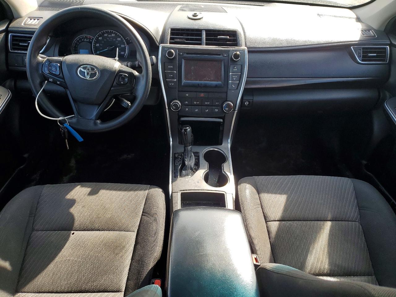 2015 TOYOTA CAMRY LE photo 8