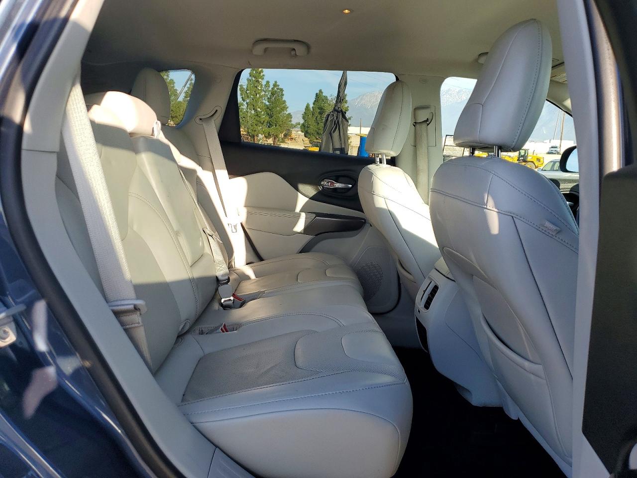 2019 JEEP CHEROKEE LIMITED photo 19