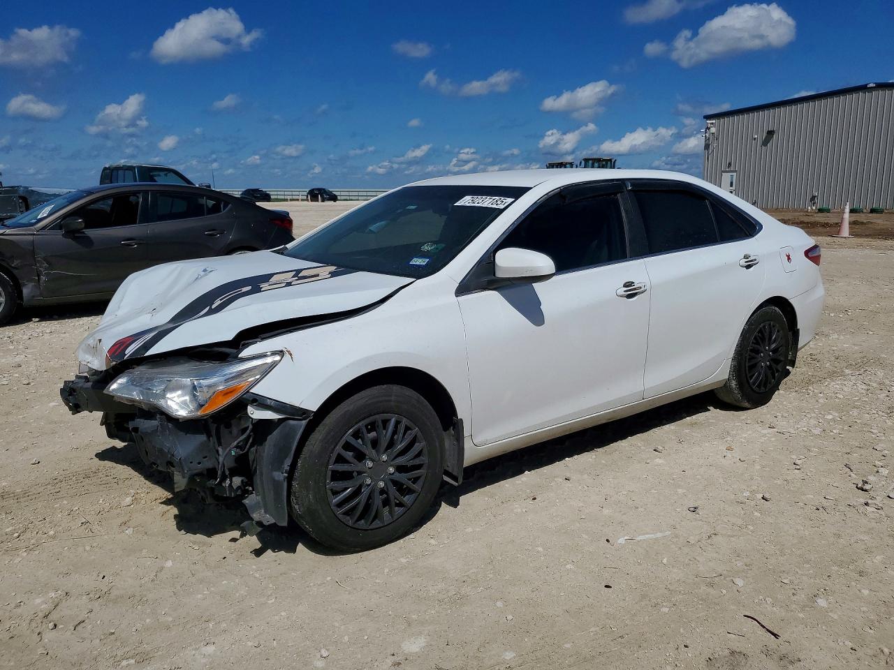 2017 TOYOTA CAMRY