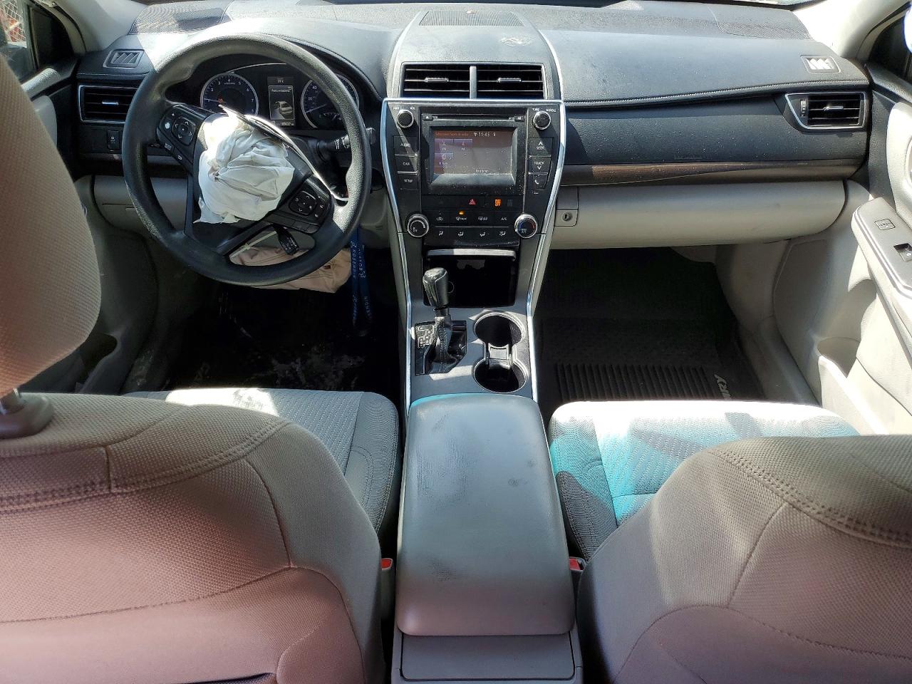 2017 TOYOTA CAMRY LE photo 15