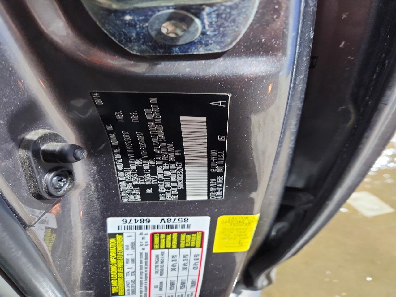 2014 TOYOTA SIENNA XLE 8-PASSENGER photo 25