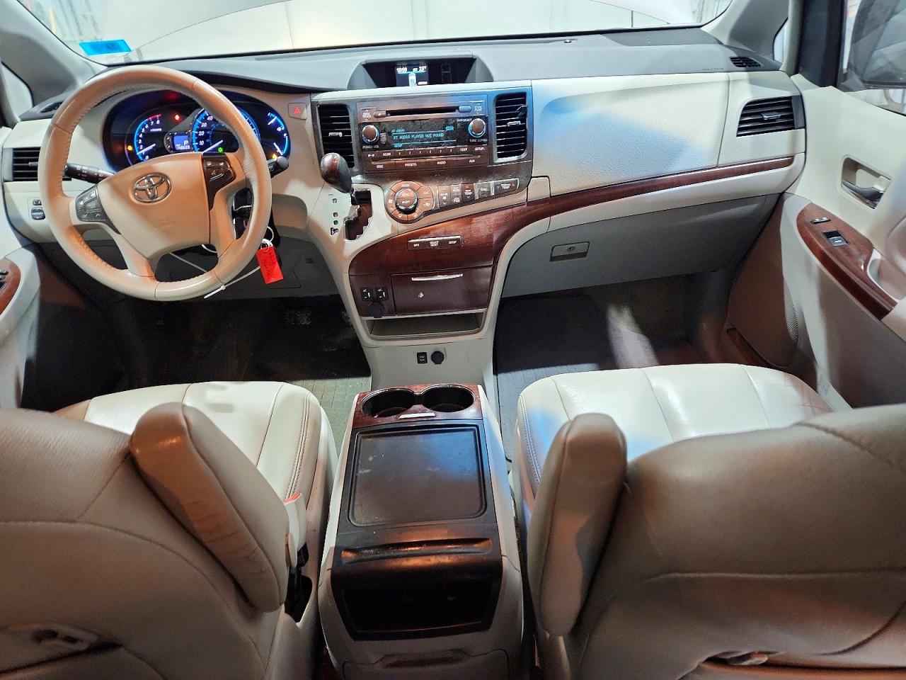 2014 TOYOTA SIENNA XLE 8-PASSENGER photo 15