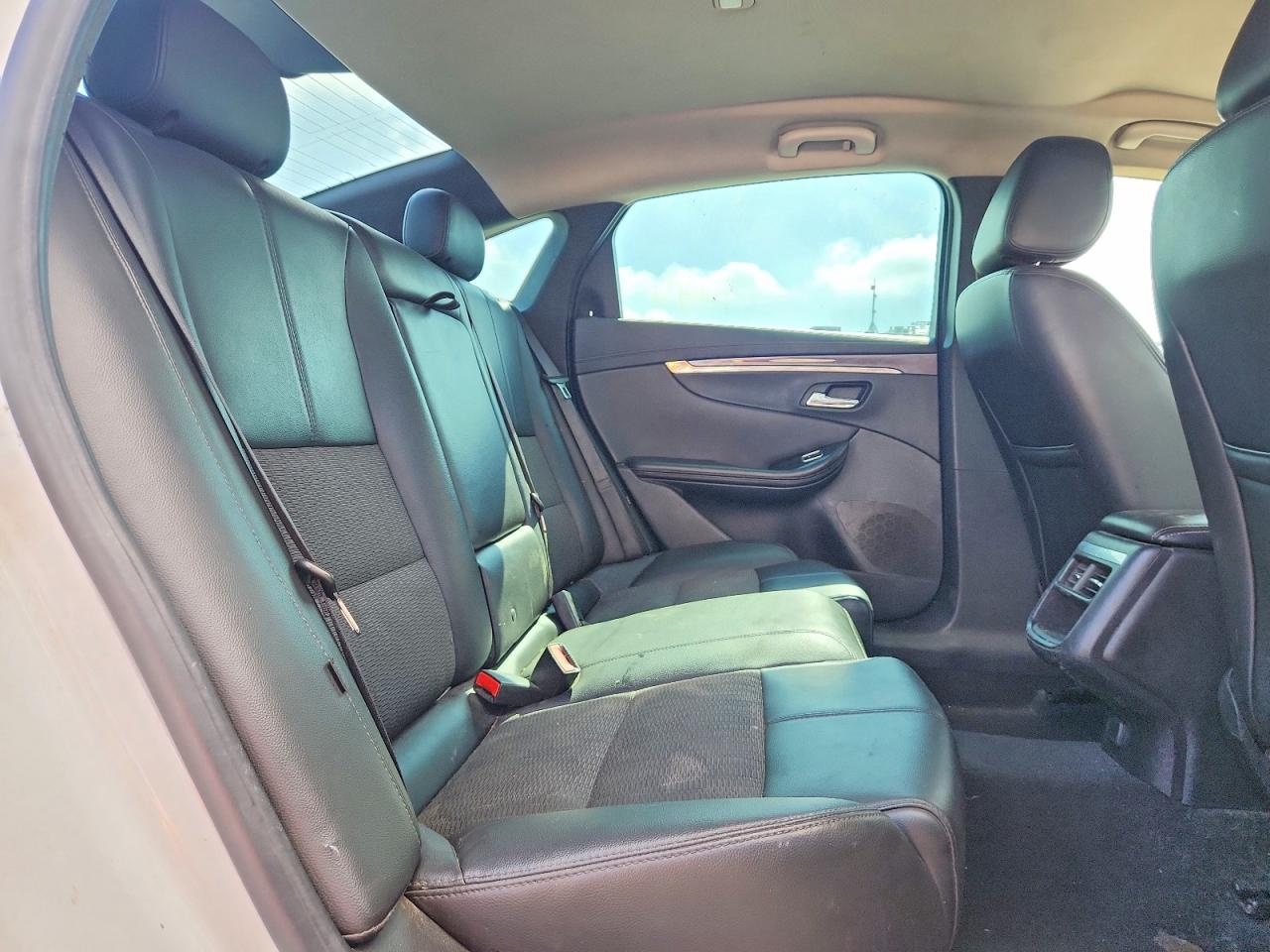2018 CHEVROLET IMPALA LT photo 19