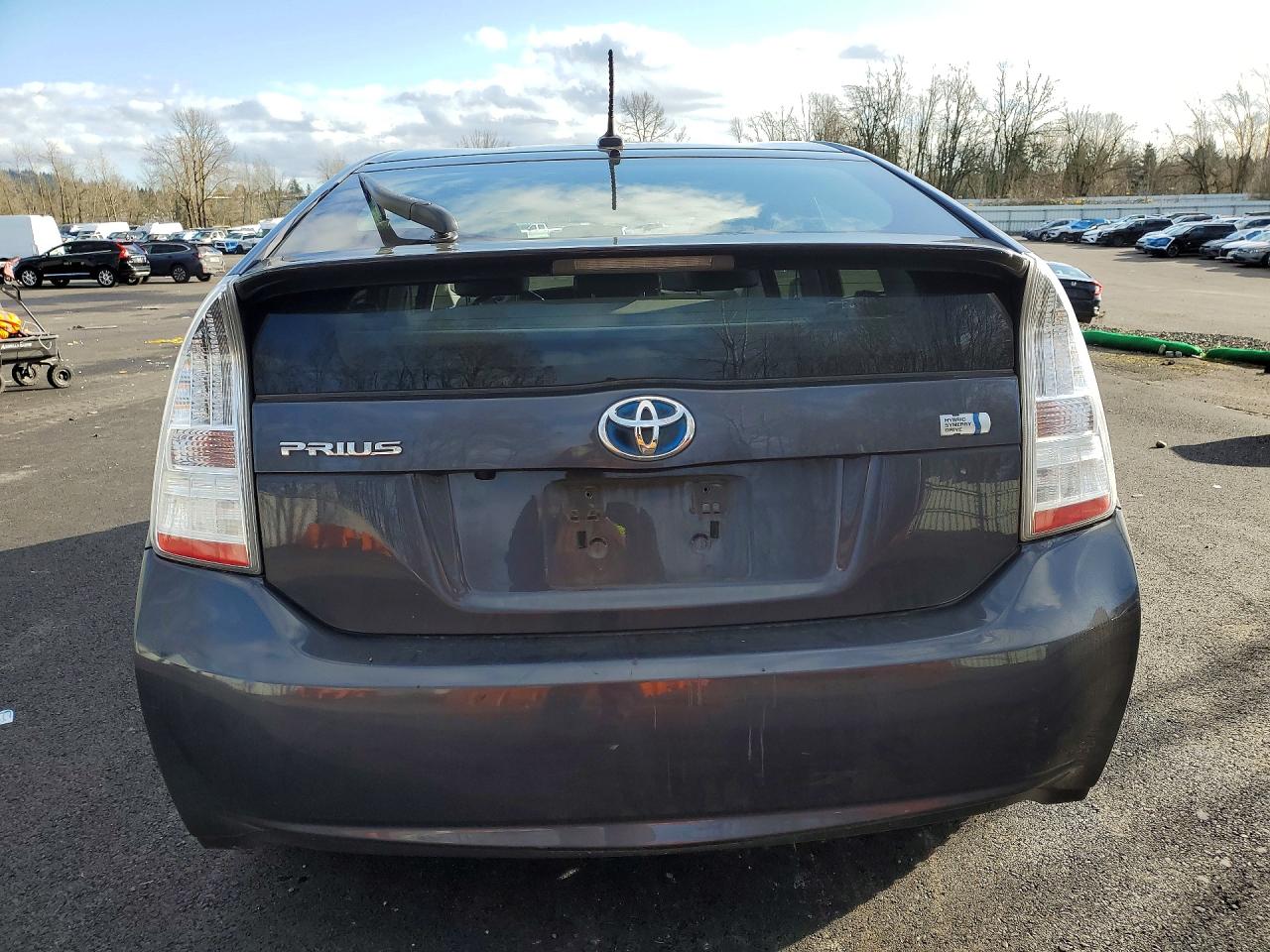 2011 TOYOTA PRIUS FIVE photo 6