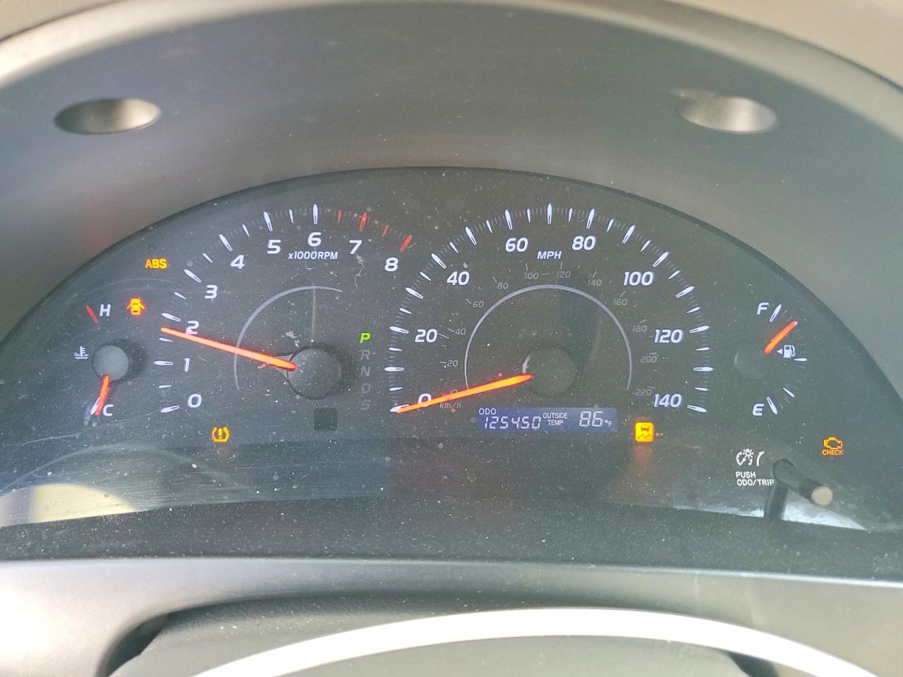 2010 TOYOTA CAMRY LE photo 17