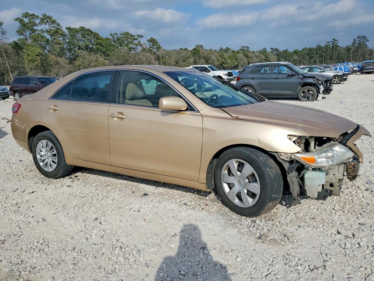 2010 TOYOTA CAMRY LE photo 7