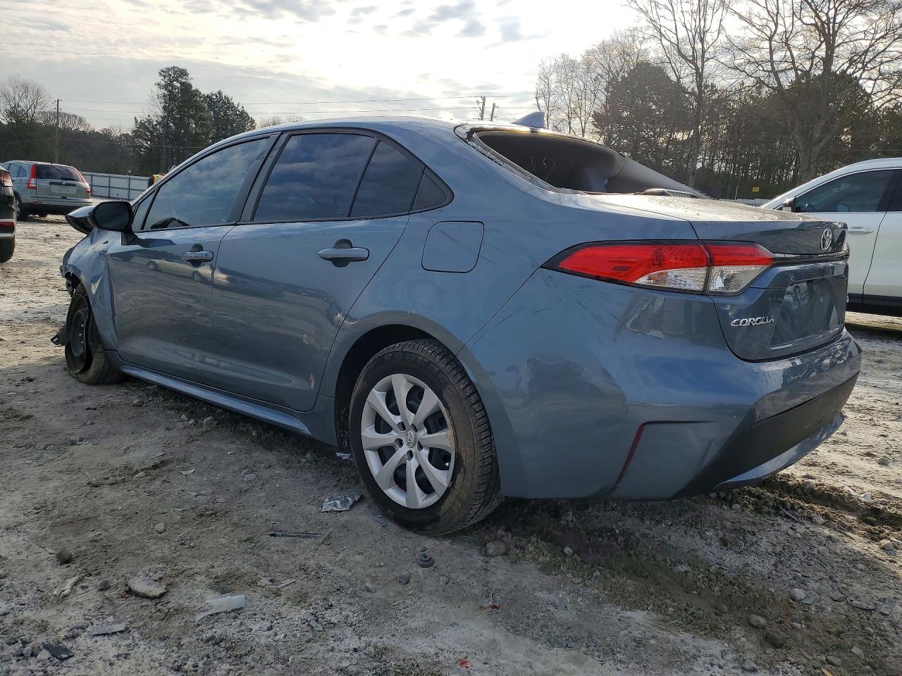 2021 TOYOTA COROLLA LE photo 2