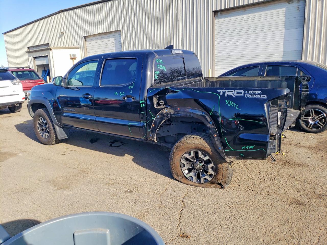 2017 TOYOTA TACOMA TRD OFF-ROAD photo 3