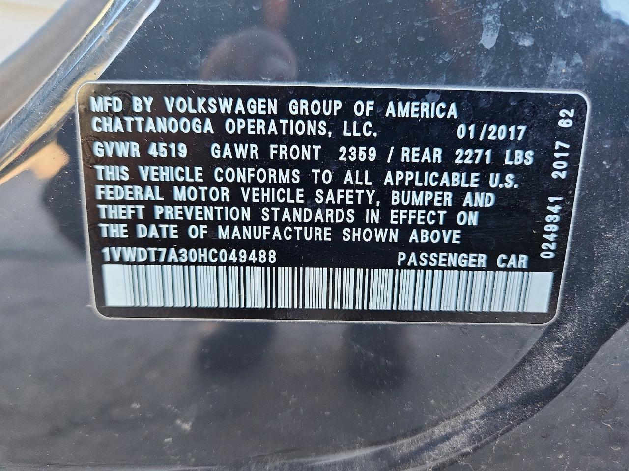 2017 VOLKSWAGEN PASSAT R-LINE photo 25