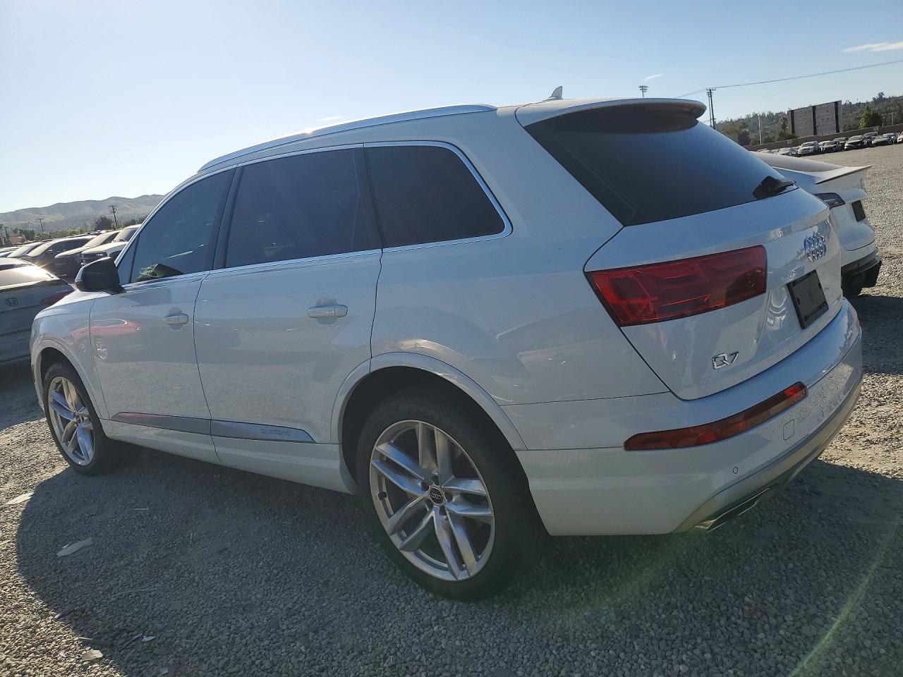2017 AUDI Q7 PRESTIGE photo 2