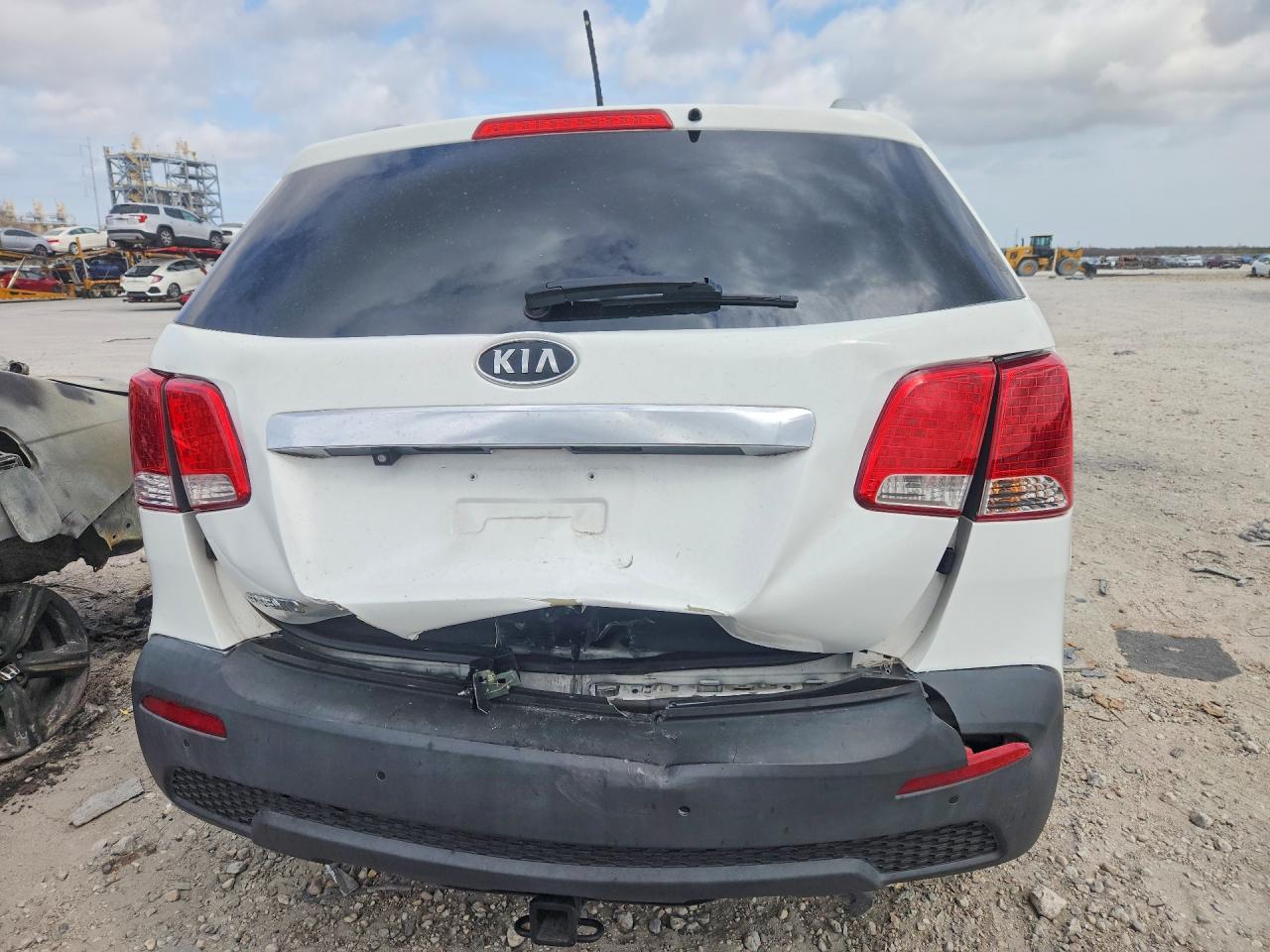 2011 KIA SORENTO LX photo 6
