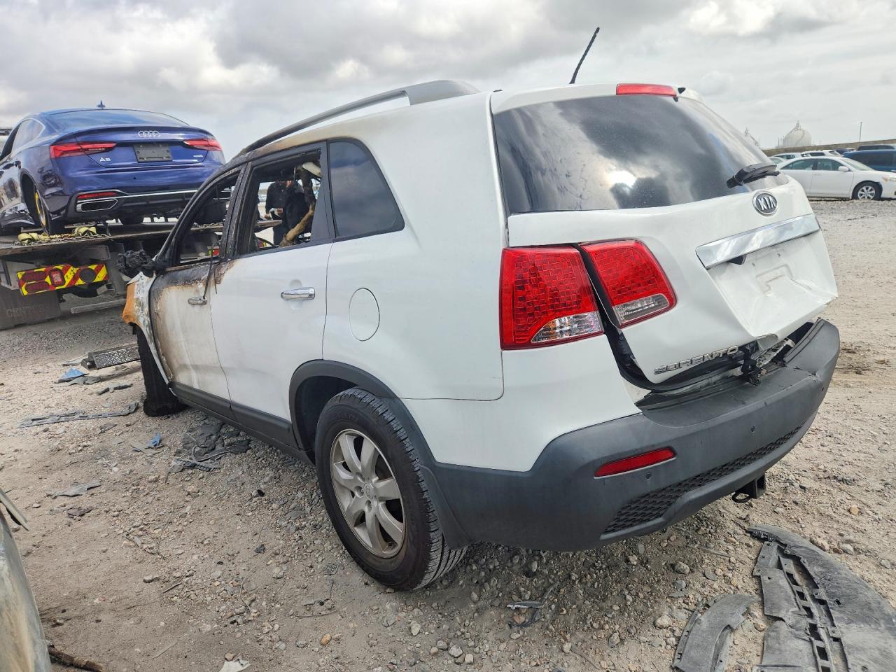 2011 KIA SORENTO LX photo 2